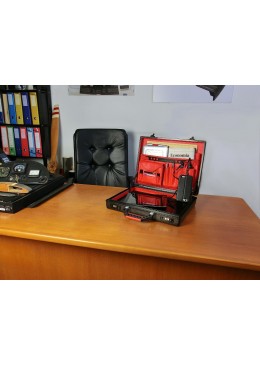Carbon fiber briefcase attaché